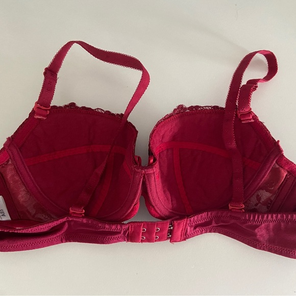 NWOT Red lace bra - Picture 2 of 2